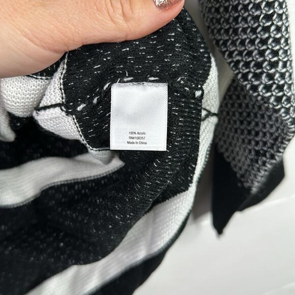 ANA Black White Stripe Knit 3/4 Sleeve Scoop Neck Sweater Top Shirt‎ Size Small - Picture 8 of 11